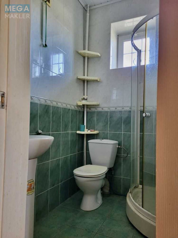 Продаж дома, 2 поверху, 225 кв.м, 5 кімнат, ділянка 10 соток, <a class="location-link" href="/kiev/" title="Недвижимость Київ">Київ</a>, <a class="location-link" href="/kiev/goloseevskij/" title="Недвижимость Голосіївський район">Голосіївський р-н</a>, Столичное шоссе (изображение 13)