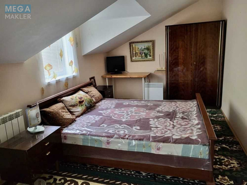 Продаж дома, 2 поверху, 225 кв.м, 5 кімнат, ділянка 10 соток, <a class="location-link" href="/kiev/" title="Недвижимость Київ">Київ</a>, <a class="location-link" href="/kiev/goloseevskij/" title="Недвижимость Голосіївський район">Голосіївський р-н</a>, Столичное шоссе (изображение 16)