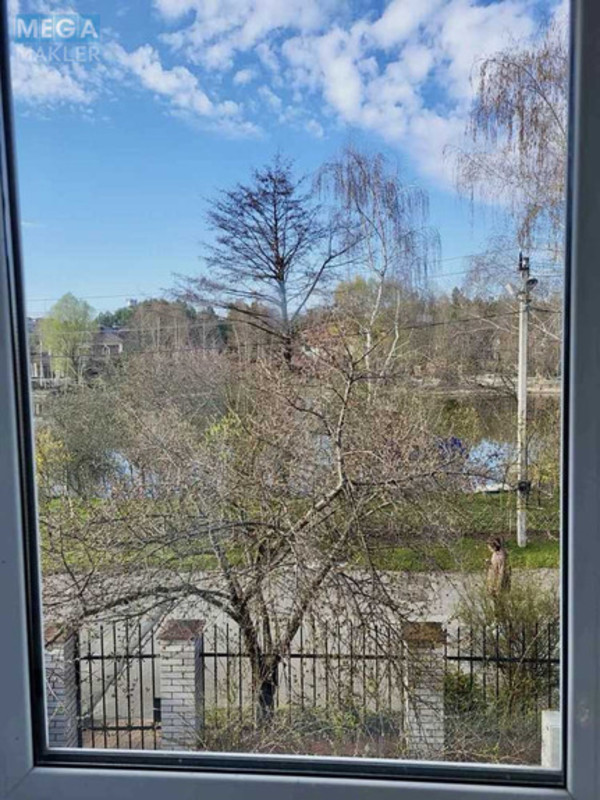 Продаж дома, 2 поверху, 225 кв.м, 5 кімнат, ділянка 10 соток, <a class="location-link" href="/kiev/" title="Недвижимость Київ">Київ</a>, <a class="location-link" href="/kiev/goloseevskij/" title="Недвижимость Голосіївський район">Голосіївський р-н</a>, Столичное шоссе (изображение 22)