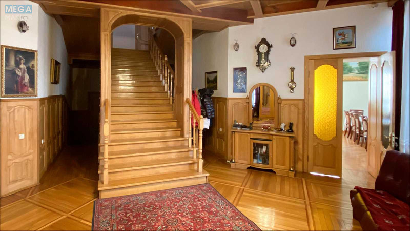 Продаж дома, 3 поверху, 807 кв.м, 7 кімнат, ділянка 10 соток, <a class="location-link" href="/kiev/" title="Недвижимость Київ">Київ</a>, <a class="location-link" href="/kiev/svyatoshinskij/" title="Недвижимость Святошинський район">Святошинський р-н</a>, Жовтнева вул., 17 (изображение 2)