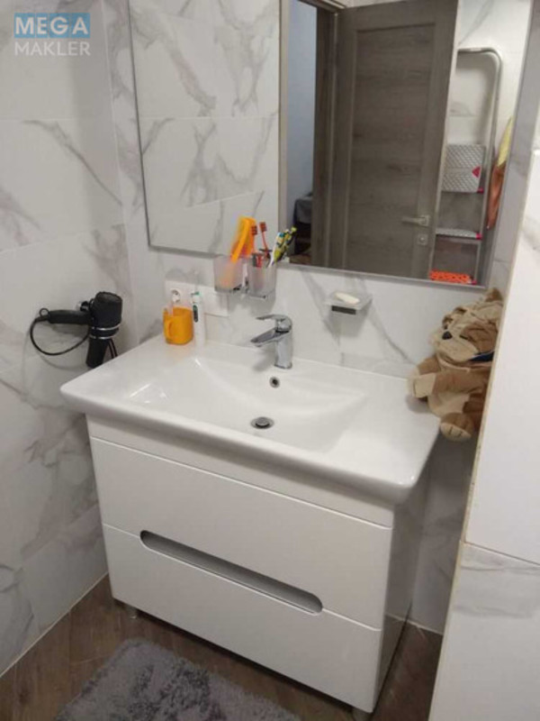Продаж 3 кімнатної квартири (72,8/?/28), 1 пов. 5 пов. будинку, <a class="location-link" href="/kiev/" title="Недвижимость Київ">Київ</a>, <a class="location-link" href="/kiev/goloseevskij/" title="Недвижимость Голосіївський район">Голосіївський р-н</a>, Академика Вильямса ул. (изображение 8)