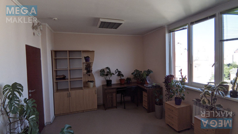 Продаж 4 кімнатної квартири (105/55/17), 15 пов. 18 пов. будинку, <a class="location-link" href="/kiev/" title="Недвижимость Київ">Київ</a>, <a class="location-link" href="/kiev/goloseevskij/" title="Недвижимость Голосіївський район">Голосіївський р-н</a>, пр. Лобановського 126-Г ( <img src="https://megamakler.com.ua/metro/0000ff.gif" alt="" class="metro" /> м. Демеевская ) (изображение 8)