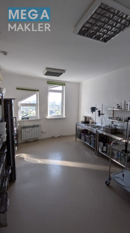 Продаж 4 кімнатної квартири (105/55/17), 15 пов. 18 пов. будинку, <a class="location-link" href="/kiev/" title="Недвижимость Київ">Київ</a>, <a class="location-link" href="/kiev/goloseevskij/" title="Недвижимость Голосіївський район">Голосіївський р-н</a>, пр. Лобановського 126-Г ( <img src="https://megamakler.com.ua/metro/0000ff.gif" alt="" class="metro" /> м. Демеевская ) (изображение 9)