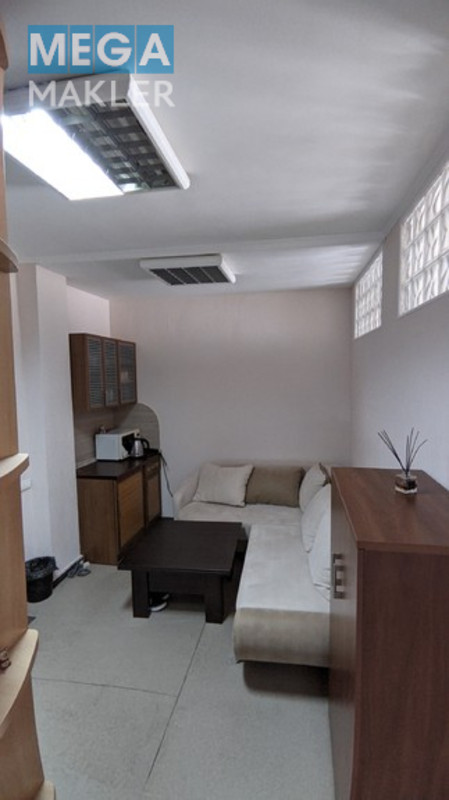 Продаж 4 кімнатної квартири (105/55/17), 15 пов. 18 пов. будинку, <a class="location-link" href="/kiev/" title="Недвижимость Київ">Київ</a>, <a class="location-link" href="/kiev/goloseevskij/" title="Недвижимость Голосіївський район">Голосіївський р-н</a>, пр. Лобановського 126-Г ( <img src="https://megamakler.com.ua/metro/0000ff.gif" alt="" class="metro" /> м. Демеевская ) (изображение 16)