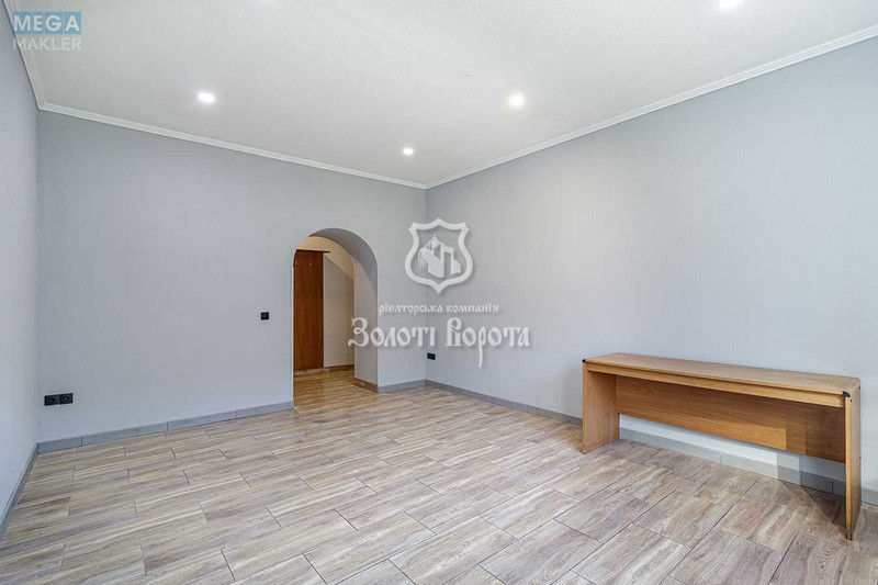 Продаж комерційної нерухомості, 65 кв.м, под офис, <a class="location-link" href="/kiev/" title="Недвижимость Київ">Київ</a>, <a class="location-link" href="/kiev/solomenskij/" title="Недвижимость Солом'янський район">Солом'янський р-н</a>, Вузівська вул., 4 (изображение 3)