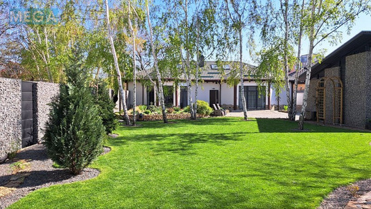 Продаж дома, 2&nbsp;поверху, 220&nbsp;кв.м, 4&nbsp;кімнати, люкс, ділянка 10&nbsp;соток, <a class="location-link" href="/odessa/" title="Недвижимость Одеса">Одеса</a>, <a class="location-link" href="/odessa/kievskij/" title="Недвижимость Київський район">Київський р-н</a>, Таірова 40 (изображение 7)