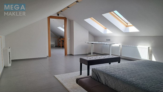 Продаж дома, 2&nbsp;поверху, 220&nbsp;кв.м, 4&nbsp;кімнати, люкс, ділянка 10&nbsp;соток, <a class="location-link" href="/odessa/" title="Недвижимость Одеса">Одеса</a>, <a class="location-link" href="/odessa/kievskij/" title="Недвижимость Київський район">Київський р-н</a>, Таірова 40 (изображение 72)