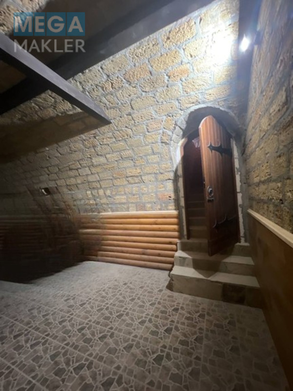 Продаж дома, 2 поверху, 220 кв.м, 4 кімнати, люкс, ділянка 10 соток, <a class="location-link" href="/odessa/" title="Недвижимость Одеса">Одеса</a>, <a class="location-link" href="/odessa/kievskij/" title="Недвижимость Київський район">Київський р-н</a>, Таірова 40 (изображение 78)