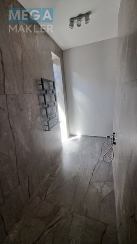 Продаж дома, 2 поверху, 220 кв.м, 4 кімнати, люкс, ділянка 10 соток, <a class="location-link" href="/odessa/" title="Недвижимость Одеса">Одеса</a>, <a class="location-link" href="/odessa/kievskij/" title="Недвижимость Київський район">Київський р-н</a>, Таірова 40 (изображение 81)
