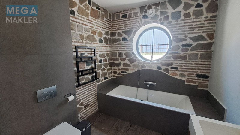 Продаж дома, 2 поверху, 220 кв.м, 4 кімнати, люкс, ділянка 10 соток, <a class="location-link" href="/odessa/" title="Недвижимость Одеса">Одеса</a>, <a class="location-link" href="/odessa/kievskij/" title="Недвижимость Київський район">Київський р-н</a>, Таірова 40 (изображение 83)