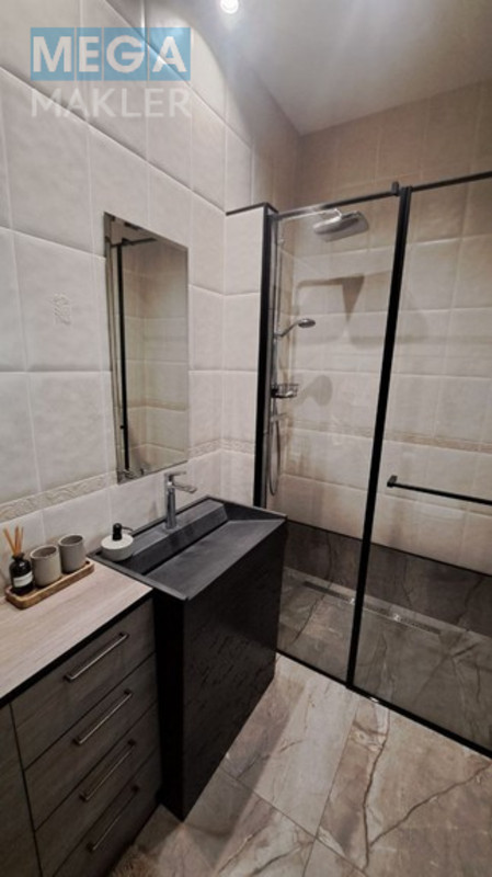 Продаж дома, 2 поверху, 220 кв.м, 4 кімнати, люкс, ділянка 10 соток, <a class="location-link" href="/odessa/" title="Недвижимость Одеса">Одеса</a>, <a class="location-link" href="/odessa/kievskij/" title="Недвижимость Київський район">Київський р-н</a>, Таірова 40 (изображение 88)