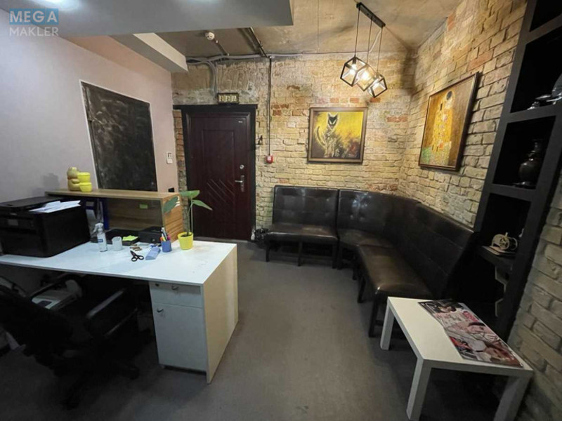 Продаж комерційної нерухомості, 107 кв.м, под офис, <a class="location-link" href="/kiev/" title="Недвижимость Київ">Київ</a>, <a class="location-link" href="/kiev/podolskij/" title="Недвижимость Подільський район">Подільський р-н</a>, Кирилівська вул., 31б (изображение 3)