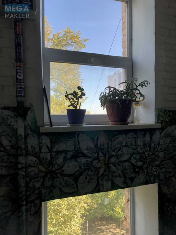 Продаж 3 кімнатної квартири (50/?/5), 5 пов. 5 пов. будинку, <a class="location-link" href="/kiev/" title="Недвижимость Київ">Київ</a>, <a class="location-link" href="/kiev/podolskij/" title="Недвижимость Подільський район">Подільський р-н</a>, Кирилівська вул., 110 (изображение 2)