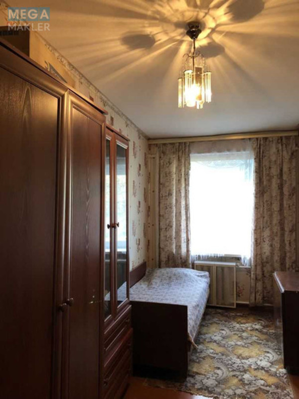 Продаж 3 кімнатної квартири (50/?/5), 5 пов. 5 пов. будинку, <a class="location-link" href="/kiev/" title="Недвижимость Київ">Київ</a>, <a class="location-link" href="/kiev/podolskij/" title="Недвижимость Подільський район">Подільський р-н</a>, Кирилівська вул., 110 (изображение 3)