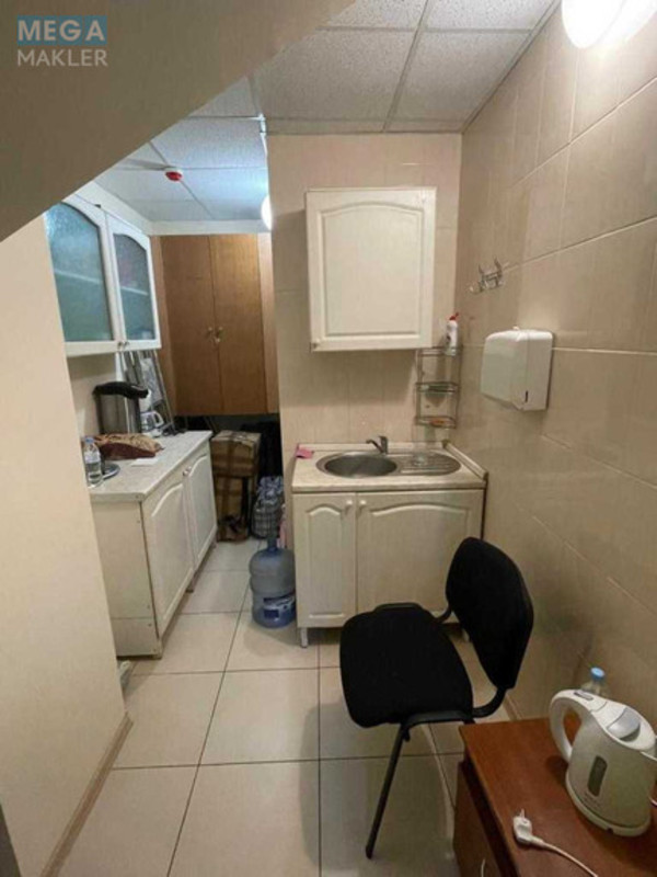 Продаж комерційної нерухомості, 100,20 кв.м, под офис, <a class="location-link" href="/kiev/" title="Недвижимость Київ">Київ</a>, <a class="location-link" href="/kiev/svyatoshinskij/" title="Недвижимость Святошинський район">Святошинський р-н</a>, Леся Курбаса просп., 7б (изображение 18)