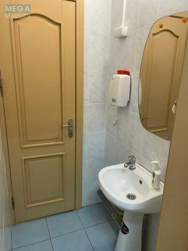 Продаж комерційної нерухомості, 100,20 кв.м, под офис, <a class="location-link" href="/kiev/" title="Недвижимость Київ">Київ</a>, <a class="location-link" href="/kiev/svyatoshinskij/" title="Недвижимость Святошинський район">Святошинський р-н</a>, Леся Курбаса просп., 7б (изображение 20)