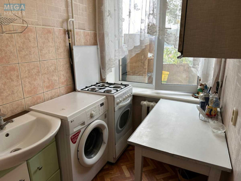 Оренда 1 кімнатної квартири, <a class="location-link" href="/kiev/" title="Недвижимость Київ">Київ</a>, <a class="location-link" href="/kiev/goloseevskij/" title="Недвижимость Голосіївський район">Голосіївський р-н</a>, Василия Яна ул., 16 (изображение 7)