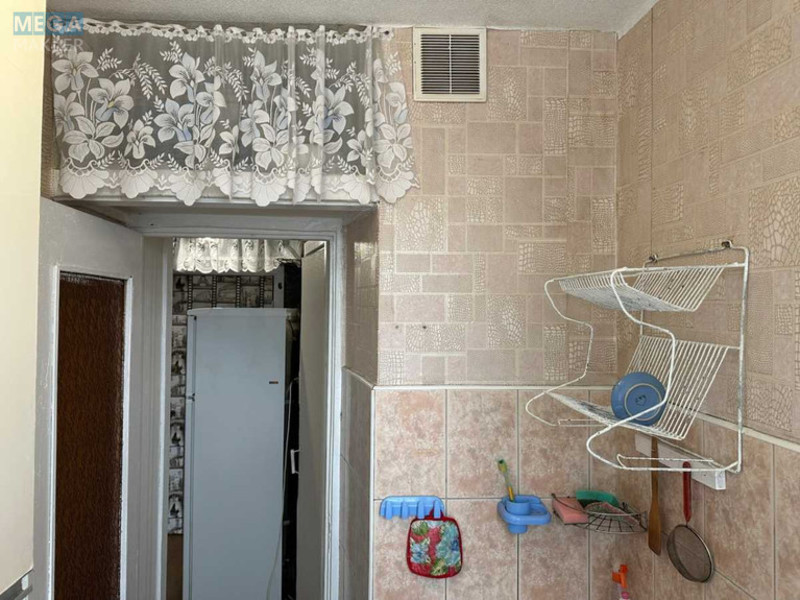 Оренда 1 кімнатної квартири, <a class="location-link" href="/kiev/" title="Недвижимость Київ">Київ</a>, <a class="location-link" href="/kiev/goloseevskij/" title="Недвижимость Голосіївський район">Голосіївський р-н</a>, Василия Яна ул., 16 (изображение 11)