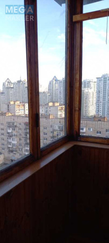 Оренда 3 кімнатної квартири, <a class="location-link" href="/kiev/" title="Недвижимость Київ">Київ</a>, <a class="location-link" href="/kiev/solomenskij/" title="Недвижимость Солом'янський район">Солом'янський р-н</a>, Митрополита Василия Липковского ул., 26 (изображение 6)