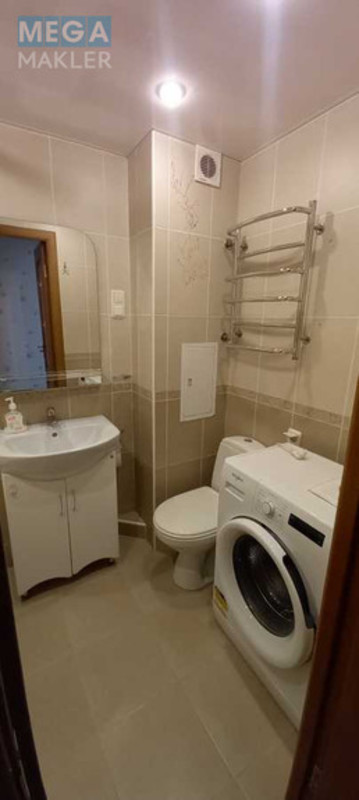 Оренда 3 кімнатної квартири, <a class="location-link" href="/kiev/" title="Недвижимость Київ">Київ</a>, <a class="location-link" href="/kiev/solomenskij/" title="Недвижимость Солом'янський район">Солом'янський р-н</a>, Митрополита Василия Липковского ул., 26 (изображение 8)