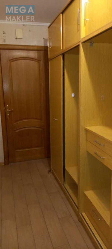 Оренда 3 кімнатної квартири, <a class="location-link" href="/kiev/" title="Недвижимость Київ">Київ</a>, <a class="location-link" href="/kiev/solomenskij/" title="Недвижимость Солом'янський район">Солом'янський р-н</a>, Митрополита Василия Липковского ул., 26 (изображение 16)