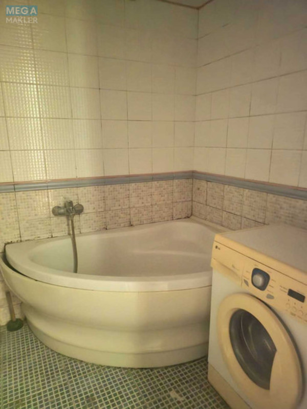 Продаж 2 кімнатної квартири (90/29/5,5), 1 пов. 9 пов. будинку, <a class="location-link" href="/kiev/" title="Недвижимость Київ">Київ</a>, <a class="location-link" href="/kiev/podolskij/" title="Недвижимость Подільський район">Подільський р-н</a>, Кирилловская ул., 99/1к3 (изображение 2)