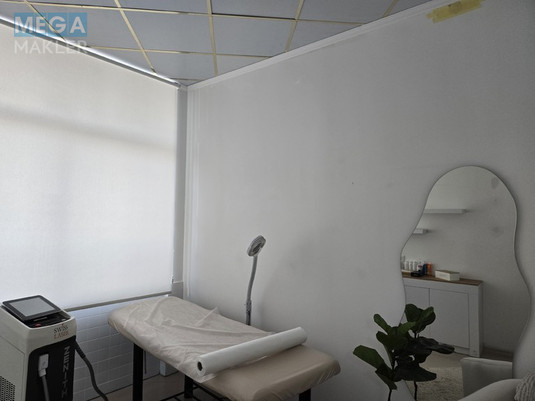 Продаж приміщення у житловому будинку, свіжий ремонт, <a class="location-link" href="/kiev/" title="Недвижимость Київ">Київ</a>, <a class="location-link" href="/kiev/darnickij/" title="Недвижимость Дарницький район">Дарницький р-н</a>, Дніпровська набережна, 26б ( <img src="https://megamakler.com.ua/metro/00ff00.gif" alt="" class="metro" /> м. Осокорки, 5 хвилин ) (изображение 5)