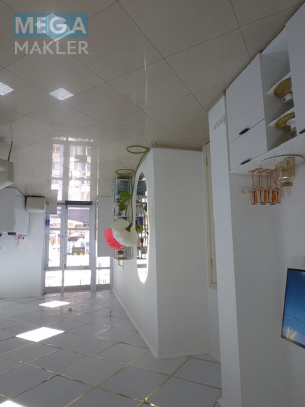 Продаж приміщення у житловому будинку, свіжий ремонт, <a class="location-link" href="/kiev/" title="Недвижимость Київ">Київ</a>, <a class="location-link" href="/kiev/darnickij/" title="Недвижимость Дарницький район">Дарницький р-н</a>, Дніпровська набережна, 26б ( <img src="https://megamakler.com.ua/metro/00ff00.gif" alt="" class="metro" /> м. Осокорки, 5 хвилин ) (изображение 8)