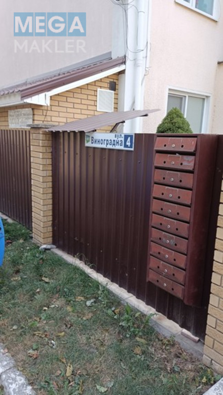 Продаж дома, 3 поверху, 130 кв.м, 4 кімнати, люкс, ділянка 2 сотки, <a class="location-link" href="/petrovskoe-selo-kv-kievo-svyatoshinskij-rajon/" title="Недвижимость Петрівське">Петрівське</a>, Виноградна 4 (изображение 6)