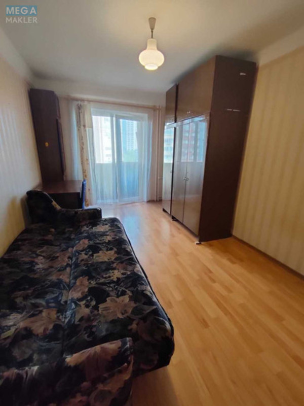 Оренда кімнати (підселення), <a class="location-link" href="/kiev/" title="Недвижимость Київ">Київ</a>, <a class="location-link" href="/kiev/dneprovskij/" title="Недвижимость Дніпровський район">Дніпровський р-н</a>, Павла Тичини просп., 9 (изображение 2)