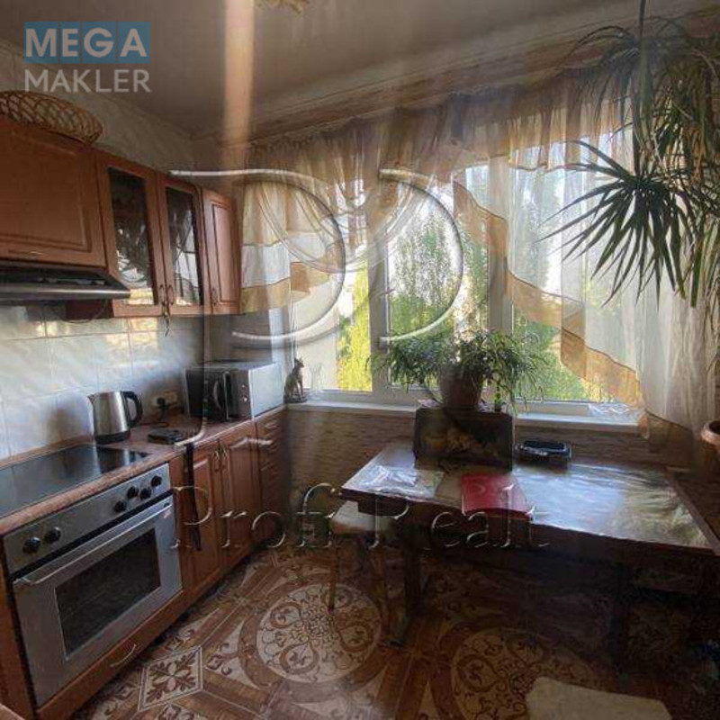 Продаж 3 кімнатної квартири (72/42/9), 7 пов. 12 пов. будинку, <a class="location-link" href="/kiev/" title="Недвижимость Київ">Київ</a>, <a class="location-link" href="/kiev/podolskij/" title="Недвижимость Подільський район">Подільський р-н</a>, Свободи проспект, 24Б (изображение 3)
