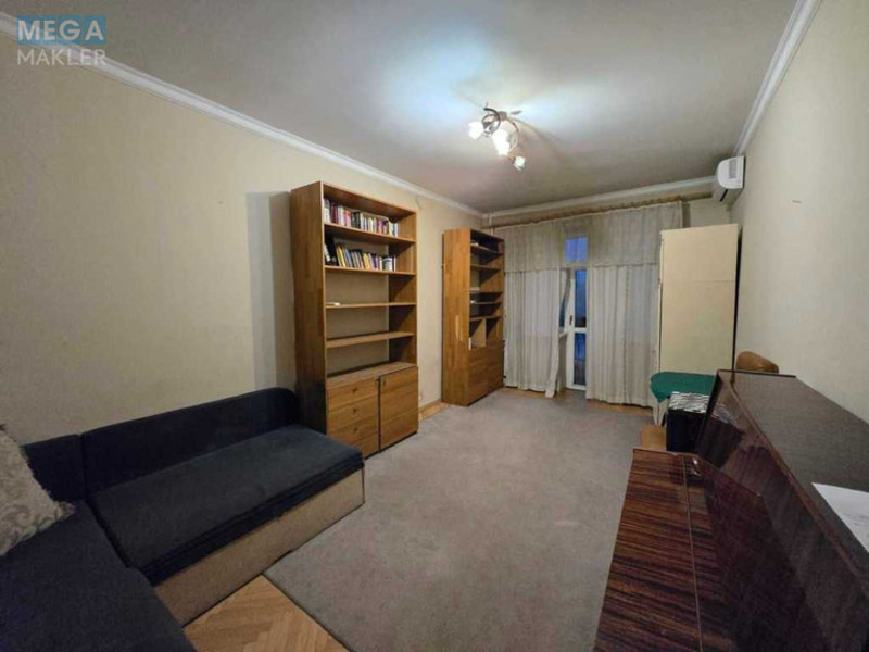 Продаж 2 кімнатної квартири (54,7/?/9), 4 пов. 4 пов. будинку, <a class="location-link" href="/kiev/" title="Недвижимость Київ">Київ</a>, <a class="location-link" href="/kiev/podolskij/" title="Недвижимость Подільський район">Подільський р-н</a>, Вишгородська вул. (изображение 3)