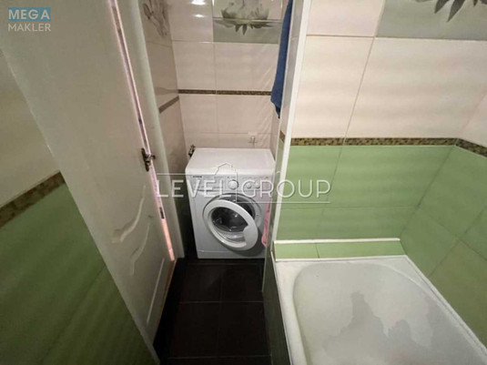Оренда 3 кімнатної квартири, <a class="location-link" href="/kiev/" title="Недвижимость Київ">Київ</a>, <a class="location-link" href="/kiev/darnickij/" title="Недвижимость Дарницький район">Дарницький р-н</a>, Санаторна вул., 11 (изображение 2)