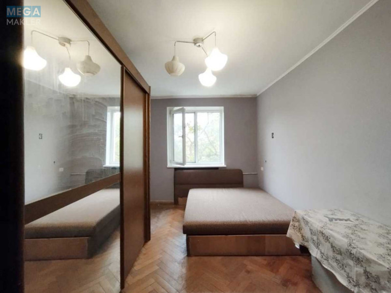 Продаж 3 кімнатної квартири (57/38/8,7), 3 пов. 5 пов. будинку, <a class="location-link" href="/kiev/" title="Недвижимость Київ">Київ</a>, <a class="location-link" href="/kiev/pecherskij/" title="Недвижимость Печерський район">Печерський р-н</a>, Тимірязєвська вул., 4 (изображение 2)