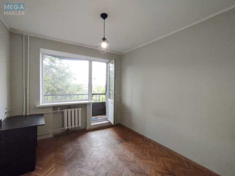 Продаж 3 кімнатної квартири (57/38/8,7), 3 пов. 5 пов. будинку, <a class="location-link" href="/kiev/" title="Недвижимость Київ">Київ</a>, <a class="location-link" href="/kiev/pecherskij/" title="Недвижимость Печерський район">Печерський р-н</a>, Тимірязєвська вул., 4 (изображение 4)
