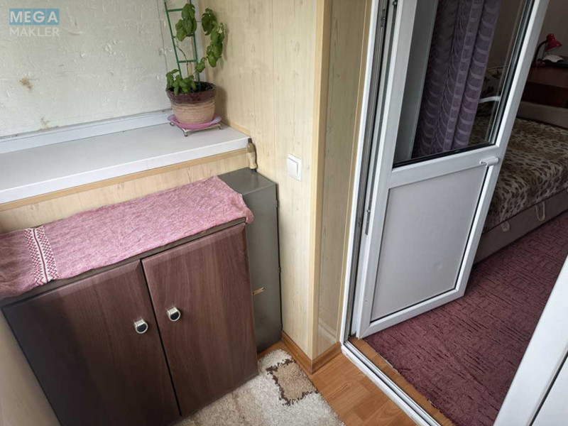 Продаж 2 кімнатної квартири (58/39/13), 3 пов. 4 пов. будинку, <a class="location-link" href="/kiev/" title="Недвижимость Київ">Київ</a>, <a class="location-link" href="/kiev/shevchenkovskij/" title="Недвижимость Шевченківський район">Шевченківський р-н</a>, Кирпоноса вул., 12 (изображение 17)