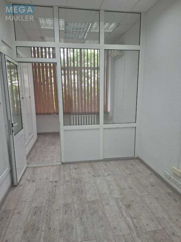 Оренда комерційної нерухомості, 57,60 кв.м, под офис, <a class="location-link" href="/kiev/" title="Недвижимость Київ">Київ</a>, <a class="location-link" href="/kiev/pecherskij/" title="Недвижимость Печерський район">Печерський р-н</a>, Генерала Алмазова вул., 18/7 (изображение 3)