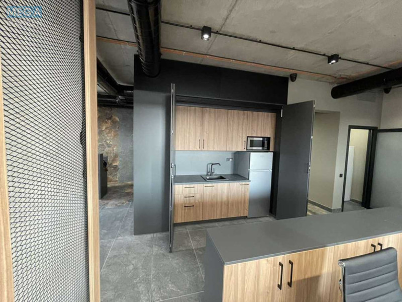 Продаж комерційної нерухомості, 293 кв.м, под офис, <a class="location-link" href="/kiev/" title="Недвижимость Київ">Київ</a>, <a class="location-link" href="/kiev/svyatoshinskij/" title="Недвижимость Святошинський район">Святошинський р-н</a>, Победы просп., 67 (изображение 12)