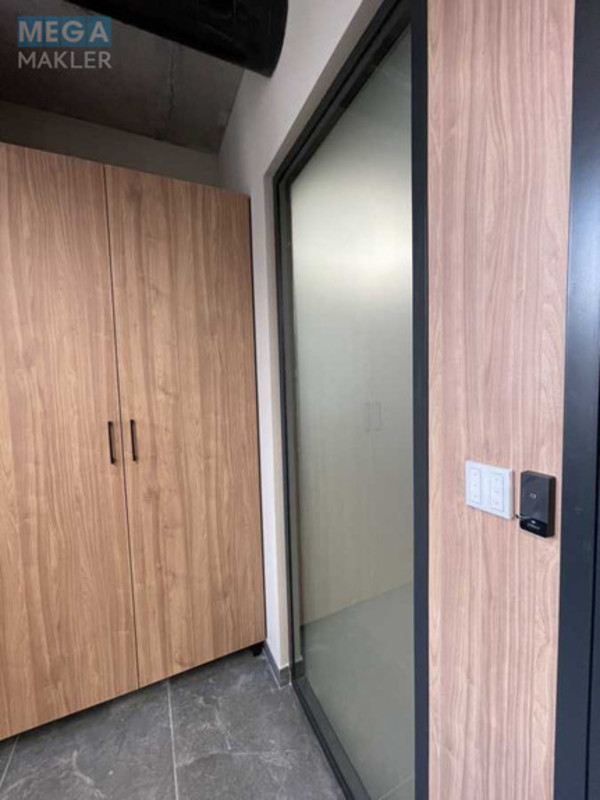 Продаж комерційної нерухомості, 293 кв.м, под офис, <a class="location-link" href="/kiev/" title="Недвижимость Київ">Київ</a>, <a class="location-link" href="/kiev/svyatoshinskij/" title="Недвижимость Святошинський район">Святошинський р-н</a>, Победы просп., 67 (изображение 15)