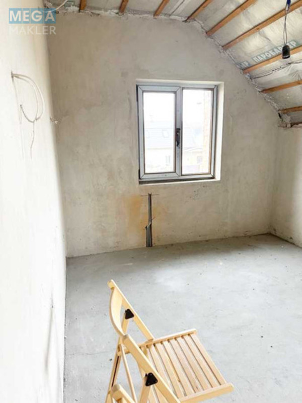 Продаж дома, 2 поверху, 207 кв.м, 5 кімнат, ділянка 13 соток, <a class="location-link" href="/hotov/" title="Недвижимость Хотів">Хотів</a>, Площа Ленінградська, 4 (изображение 7)