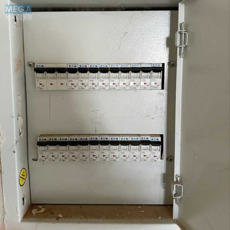Продаж дома, 2 поверху, 207 кв.м, 5 кімнат, ділянка 13 соток, <a class="location-link" href="/hotov/" title="Недвижимость Хотів">Хотів</a>, Площа Ленінградська, 4 (изображение 9)