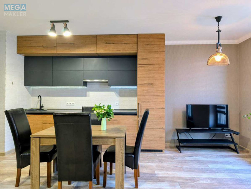 Оренда 1 кімнатної квартири, <a class="location-link" href="/kiev/" title="Недвижимость Київ">Київ</a>, <a class="location-link" href="/kiev/pecherskij/" title="Недвижимость Печерський район">Печерський р-н</a>, Антоновича вул., 74 (изображение 2)