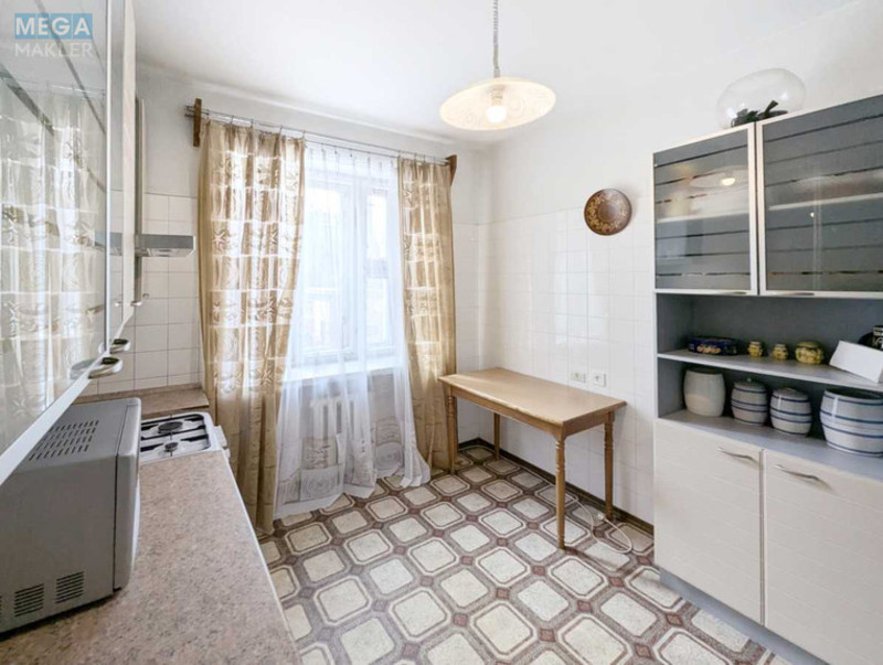Продаж 3 кімнатної квартири (91/51/9), 2 пов. 16 пов. будинку, <a class="location-link" href="/kiev/" title="Недвижимость Київ">Київ</a>, <a class="location-link" href="/kiev/pecherskij/" title="Недвижимость Печерський район">Печерський р-н</a>, Суворова вул., 19а (изображение 11)