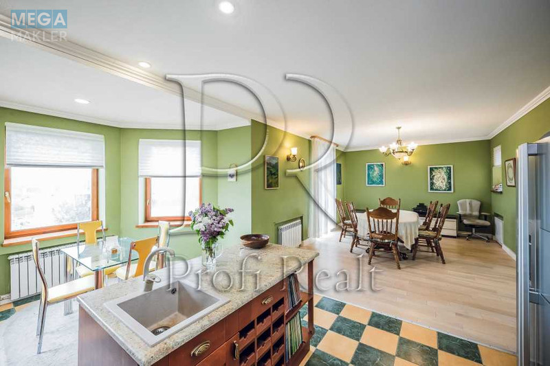 Продаж дома, 3 поверху, 290 кв.м, 7 кімнат, ділянка 15 соток, <a class="location-link" href="/hotov/" title="Недвижимость Хотів">Хотів</a>, Травнева вулиця (изображение 2)
