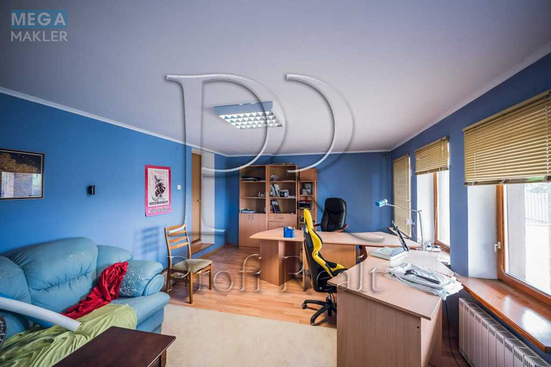 Продаж дома, 3 поверху, 290 кв.м, 7 кімнат, ділянка 15 соток, <a class="location-link" href="/hotov/" title="Недвижимость Хотів">Хотів</a>, Травнева вулиця (изображение 17)