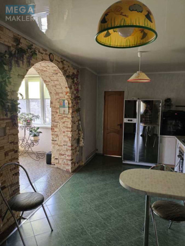 Продаж дома, 2 поверху, 350 кв.м, 8 кімнат, ділянка 10 соток, <a class="location-link" href="/kiev/" title="Недвижимость Київ">Київ</a>, <a class="location-link" href="/kiev/pecherskij/" title="Недвижимость Печерський район">Печерський р-н</a>, Олександра Матросова вул., 2 (изображение 2)