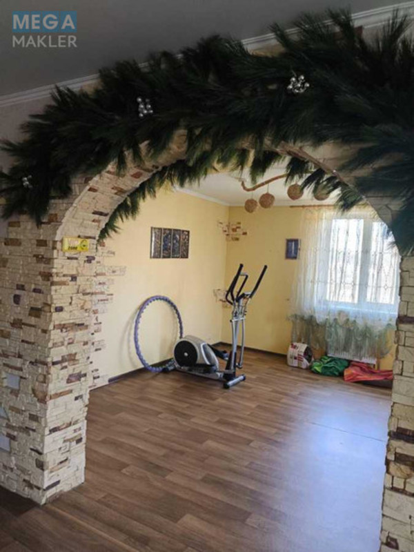 Продаж дома, 2 поверху, 350 кв.м, 8 кімнат, ділянка 10 соток, <a class="location-link" href="/kiev/" title="Недвижимость Київ">Київ</a>, <a class="location-link" href="/kiev/pecherskij/" title="Недвижимость Печерський район">Печерський р-н</a>, Олександра Матросова вул., 2 (изображение 10)