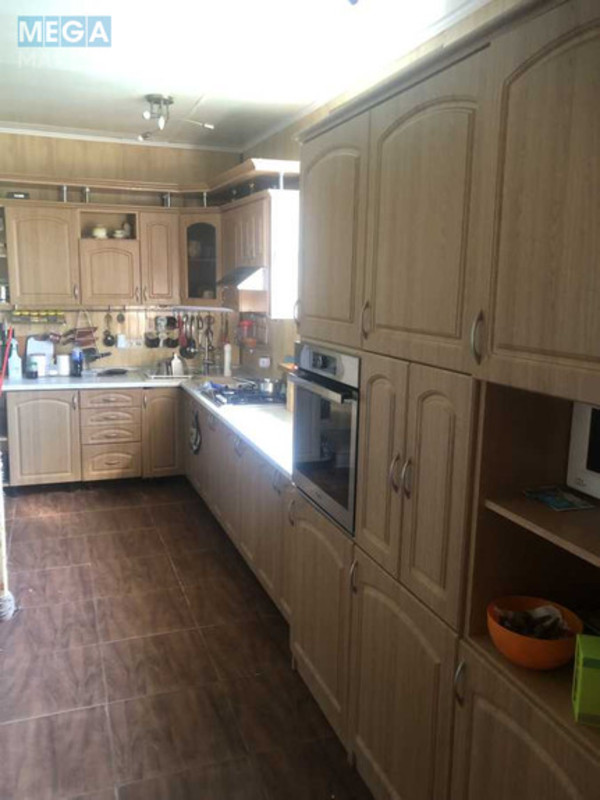 Продаж дома, 2 поверху, 350 кв.м, 8 кімнат, ділянка 10 соток, <a class="location-link" href="/kiev/" title="Недвижимость Київ">Київ</a>, <a class="location-link" href="/kiev/pecherskij/" title="Недвижимость Печерський район">Печерський р-н</a>, Олександра Матросова вул., 2 (изображение 14)