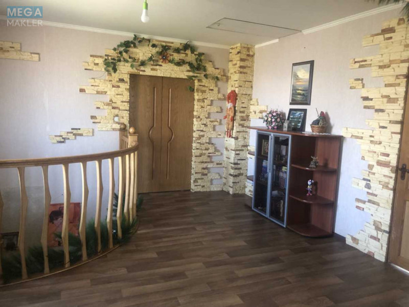 Продаж дома, 2 поверху, 350 кв.м, 8 кімнат, ділянка 10 соток, <a class="location-link" href="/kiev/" title="Недвижимость Київ">Київ</a>, <a class="location-link" href="/kiev/pecherskij/" title="Недвижимость Печерський район">Печерський р-н</a>, Олександра Матросова вул., 2 (изображение 16)
