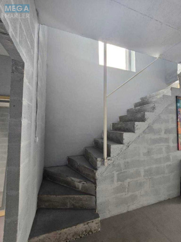 Продаж 3 кімнатної квартири (175/?/65), 1 пов. 2 пов. будинку, <a class="location-link" href="/kiev/" title="Недвижимость Київ">Київ</a>, <a class="location-link" href="/kiev/darnickij/" title="Недвижимость Дарницький район">Дарницький р-н</a>, 53-а Садова вул. (изображение 10)